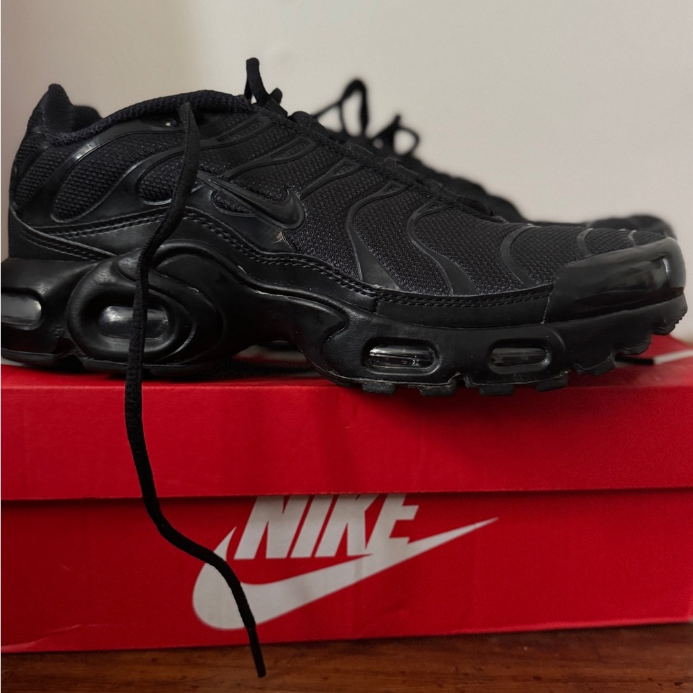 Nike Air Max Plus
Boys' Grade School
